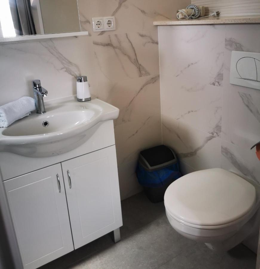 Apartmani "Ivan" 玛里纳 外观 照片