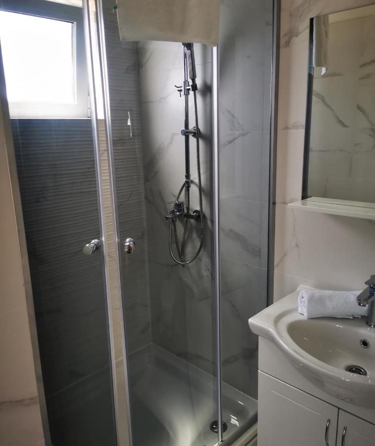 Apartmani "Ivan" 玛里纳 外观 照片