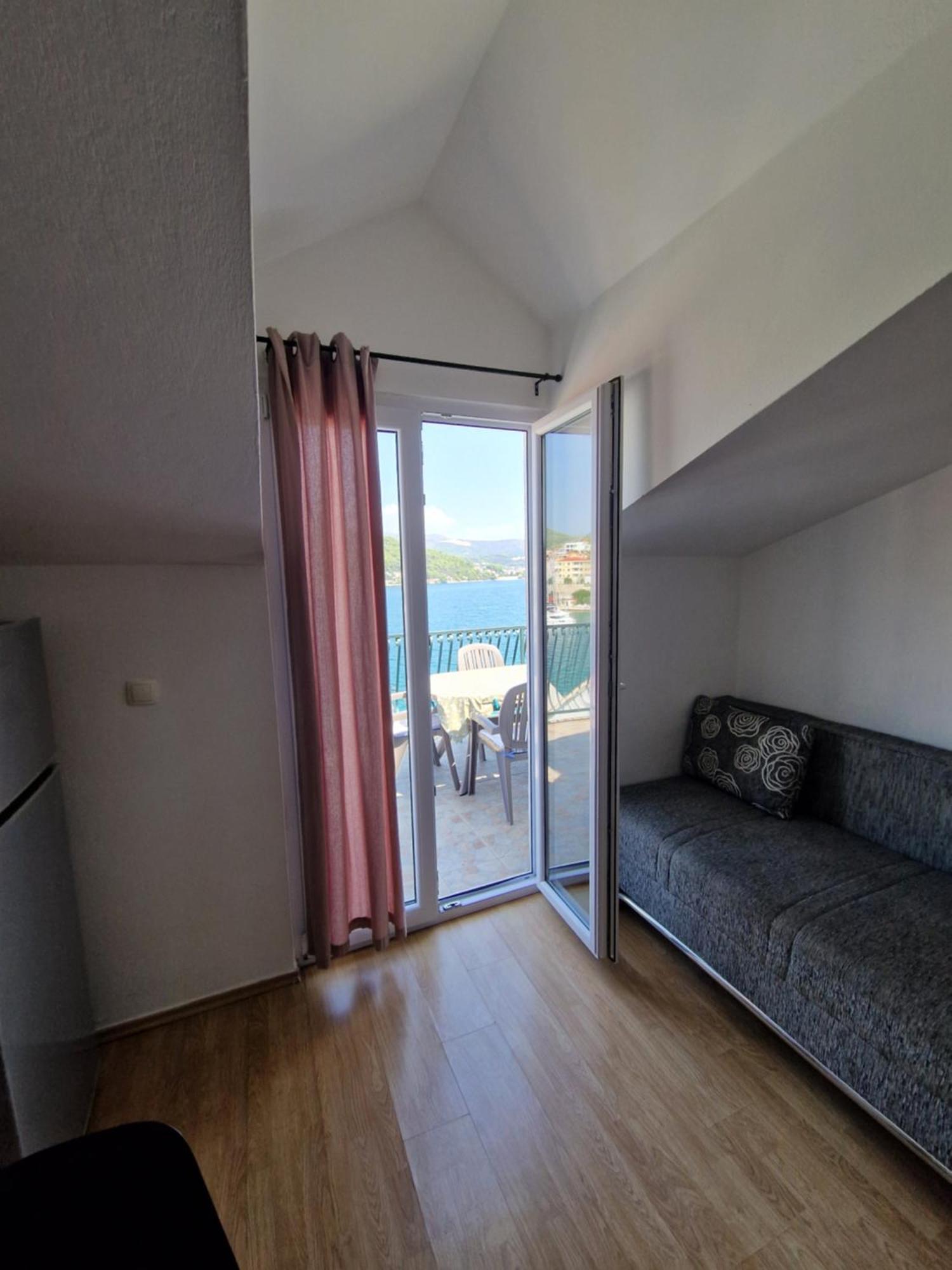 Apartmani "Ivan" 玛里纳 外观 照片