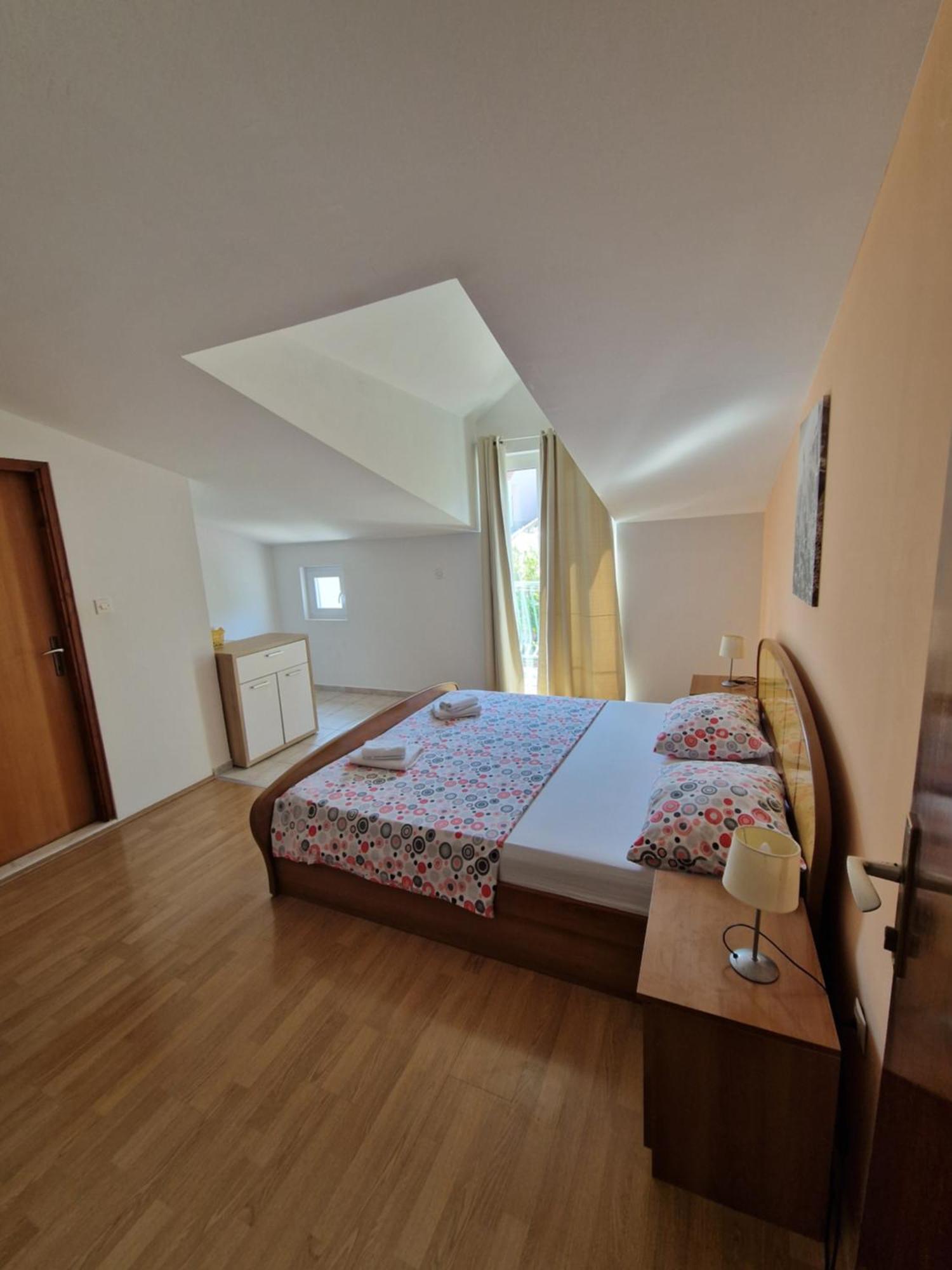 Apartmani "Ivan" 玛里纳 外观 照片