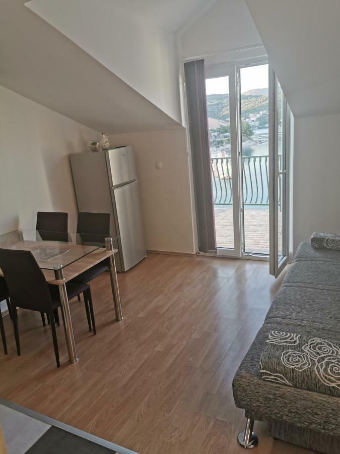 Apartmani "Ivan" 玛里纳 外观 照片
